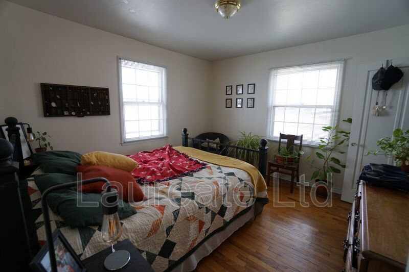 LIGHT AND BRIGHT 2BD 1BA BLOCKS TO DU! property image