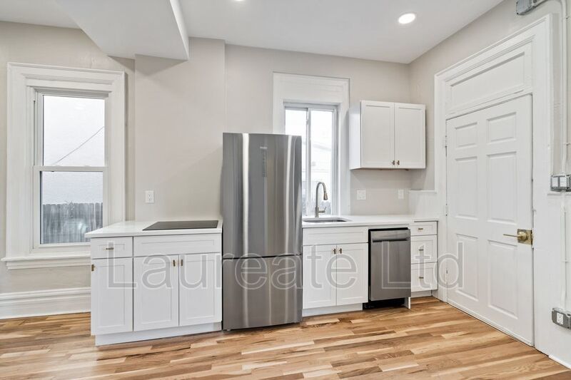 Studio Available in Renovated 1895 Vintage Mansion! property image