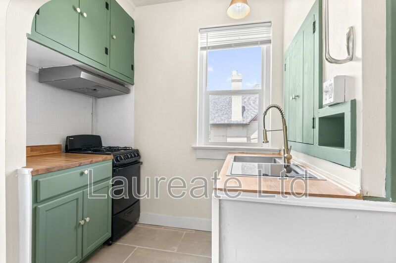 Beautifully remodeled 1Bd unit in historic Victorian home. Minutes to City Park!!! property image