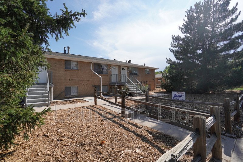Spacious 2 bedroom in Lakewood minutes to 6th Ave Hwy!!! property image