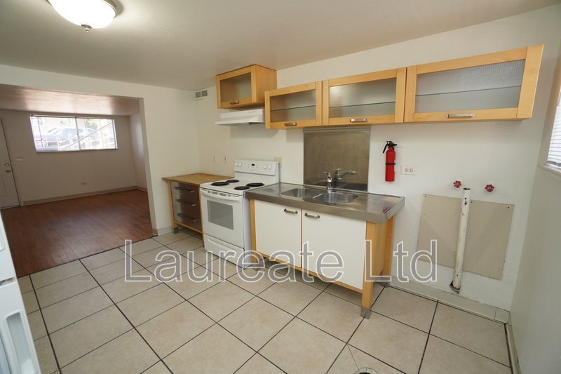 Spacious 2 bedroom in Lakewood minutes to 6th Ave Hwy!!! property image