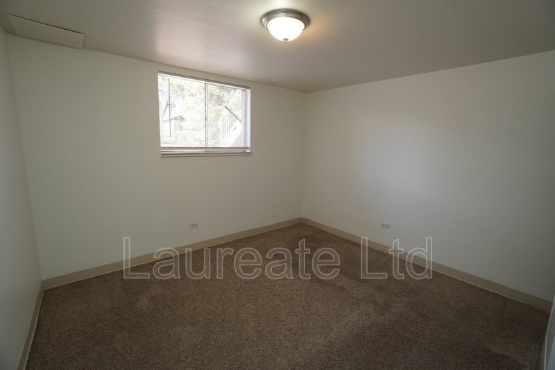 Spacious 2 bedroom in Lakewood minutes to 6th Ave Hwy!!! property image