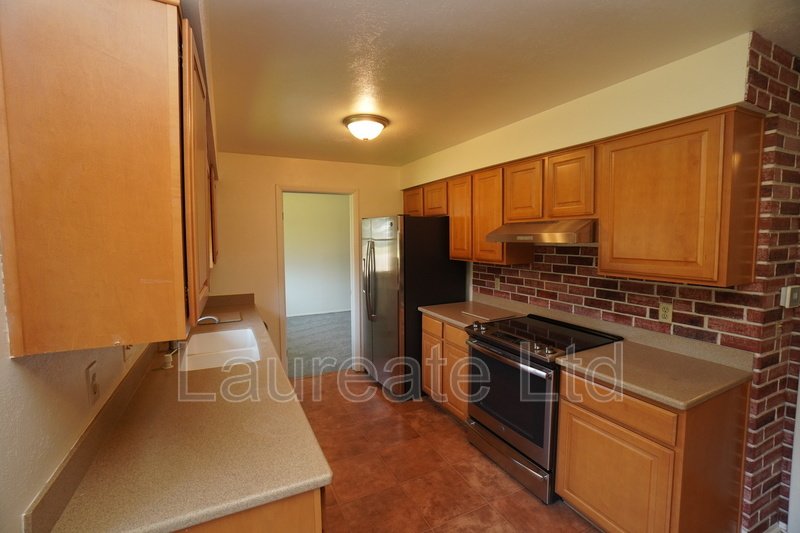 Sprawling tri-level single family home in Littleton!!! property image