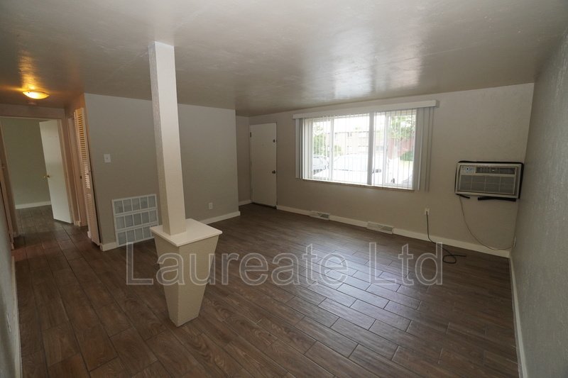 Great 2 bedroom 4-plex unit off of 6th & Kipling!! property image