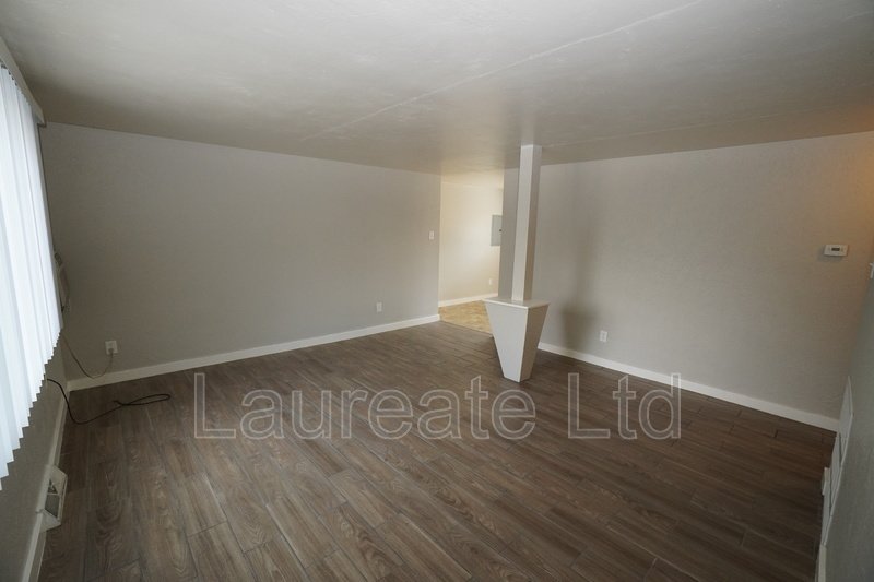 Great 2 bedroom 4-plex unit off of 6th & Kipling!! property image