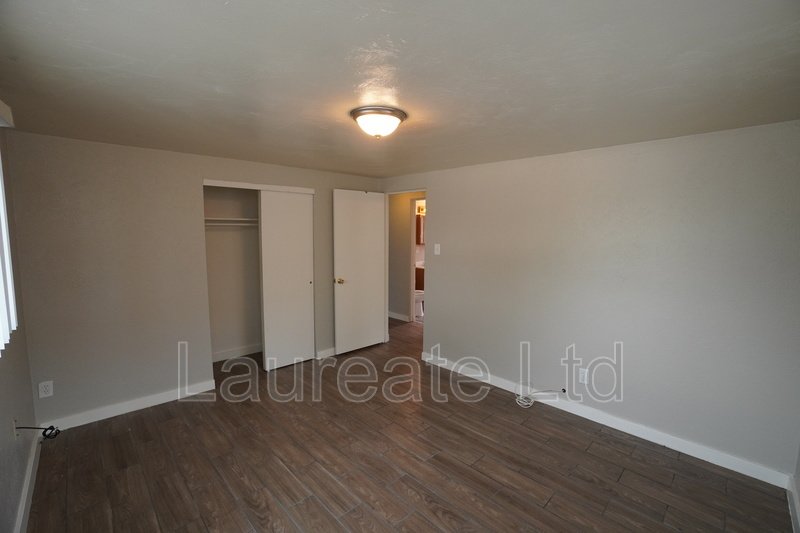 Great 2 bedroom 4-plex unit off of 6th & Kipling!! property image