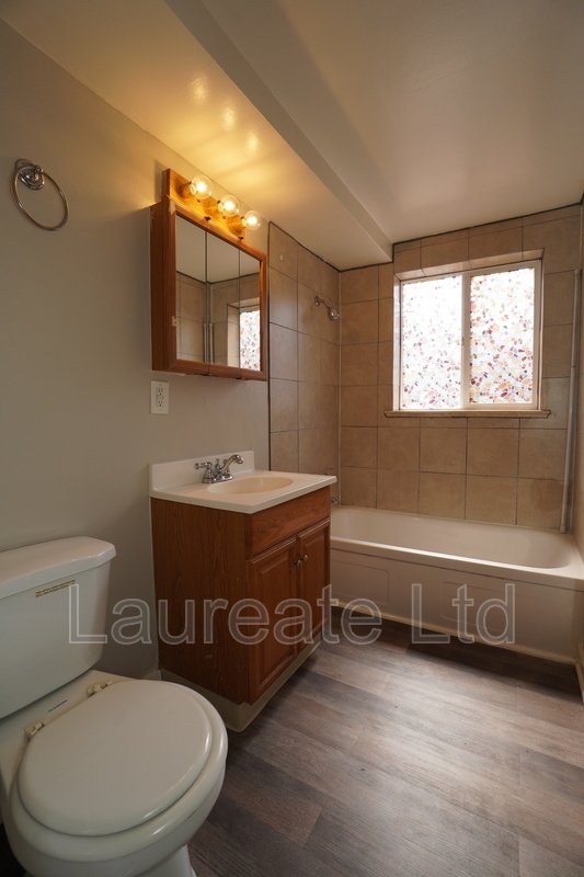 Great 2 bedroom 4-plex unit off of 6th & Kipling!! property image
