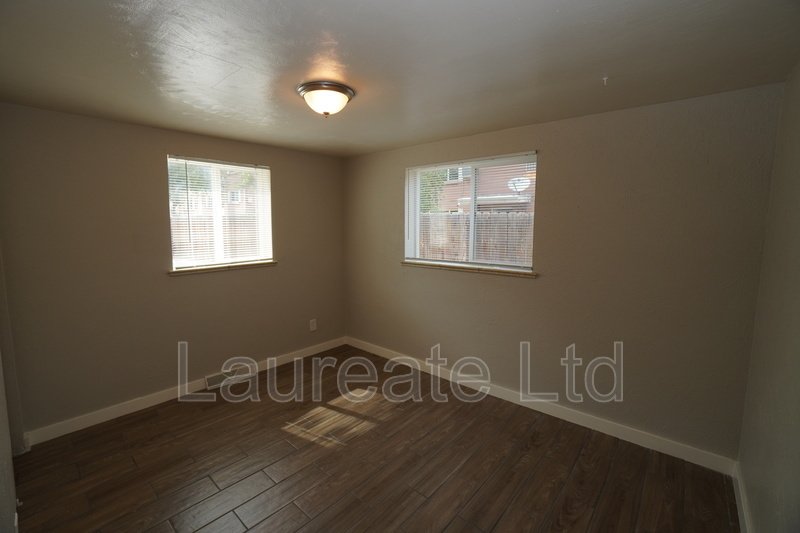 Great 2 bedroom 4-plex unit off of 6th & Kipling!! property image
