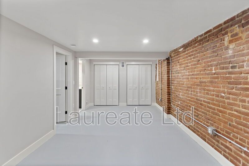 Sprawling 2 bedroom in the Heart of Cap Hill!!! property image