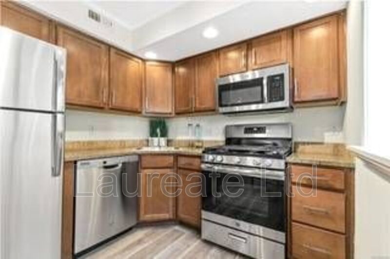 Amazing 3 Bedroom Condo in the Heart of Capitol Hill property image