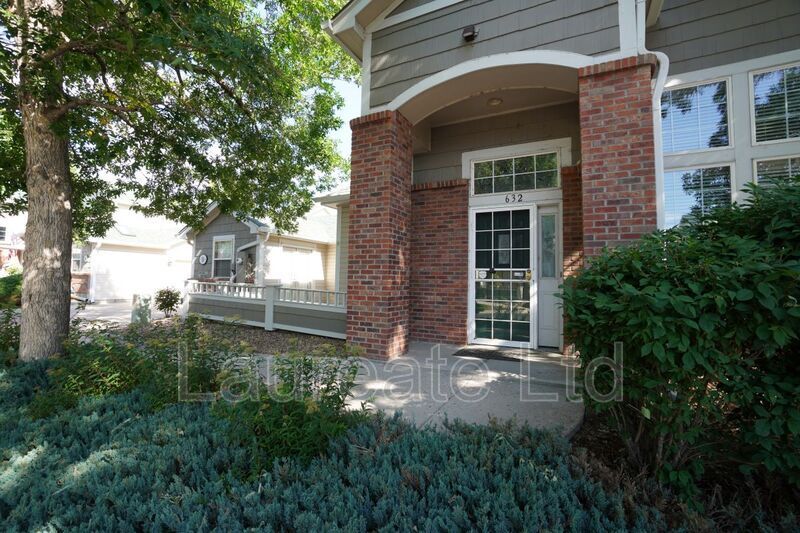 Stunning 2 bedroom Townhome in Belmar Commons property image