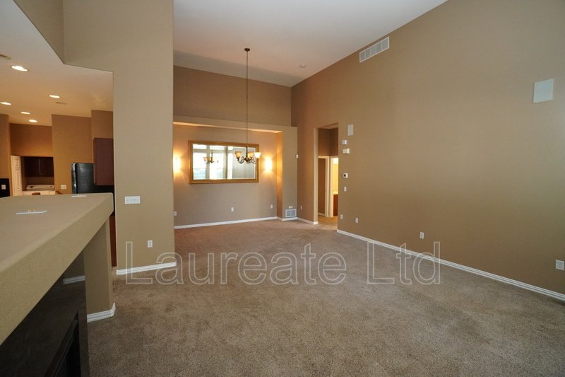 Stunning 2 bedroom Townhome in Belmar Commons property image