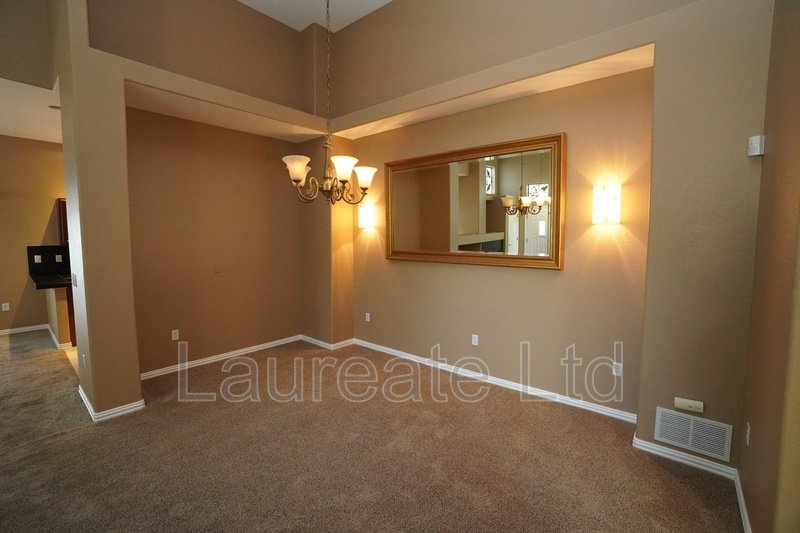 Stunning 2 bedroom Townhome in Belmar Commons property image