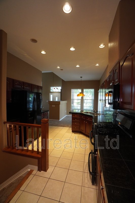 Stunning 2 bedroom Townhome in Belmar Commons property image