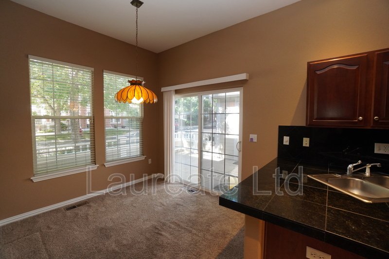 Stunning 2 bedroom Townhome in Belmar Commons property image