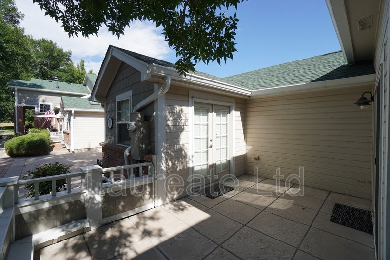 Stunning 2 bedroom Townhome in Belmar Commons property image
