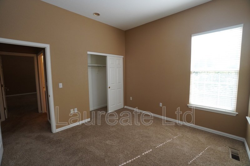 Stunning 2 bedroom Townhome in Belmar Commons property image