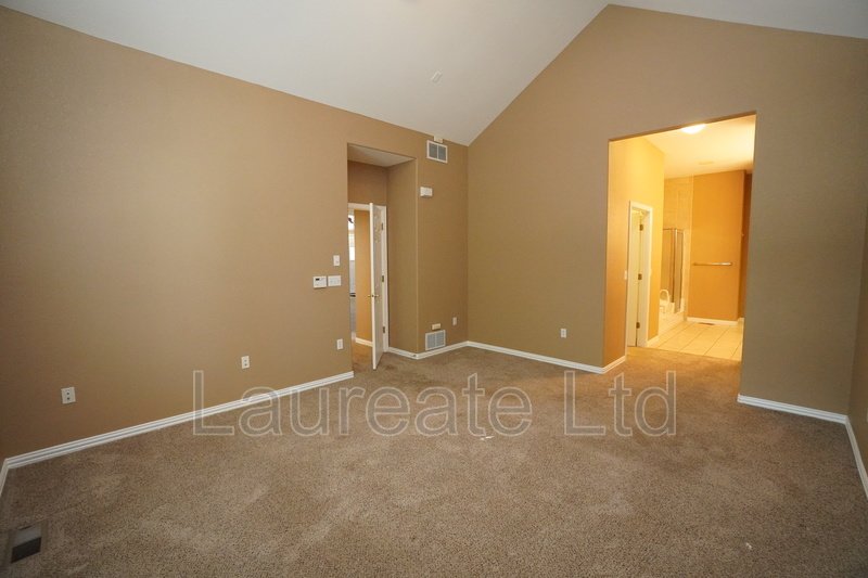 Stunning 2 bedroom Townhome in Belmar Commons property image