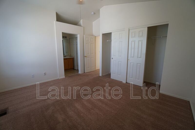 Spacious 3 Bedroom 2.5 Bath Single family home in Parker!! property image