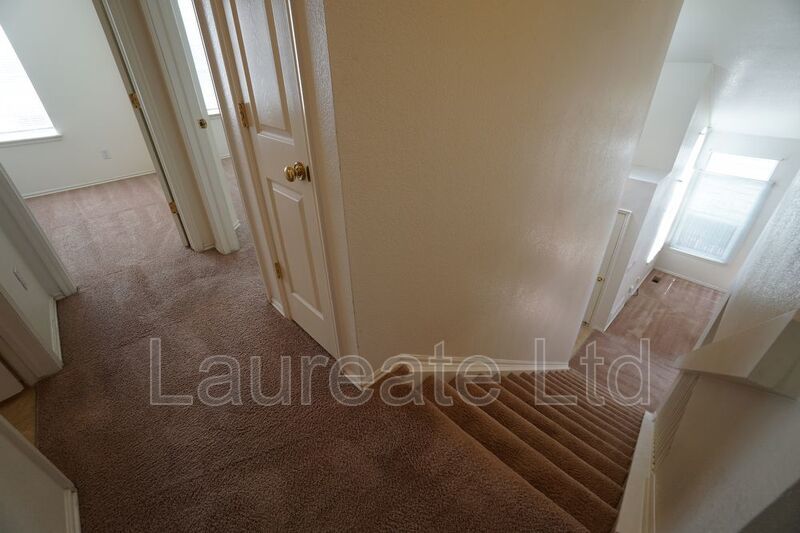 Spacious 3 Bedroom 2.5 Bath Single family home in Parker!! property image