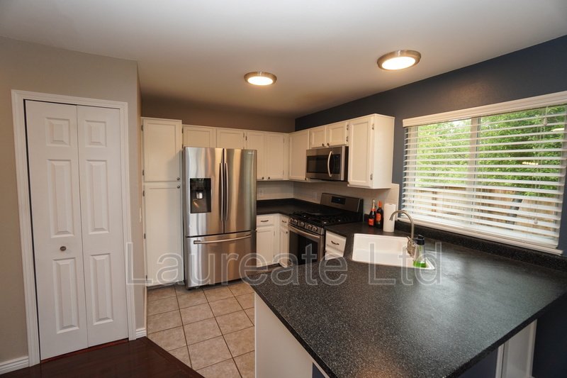 Beautifully Updated 3bd 2 Story home in Highlands Ranch!!! property image