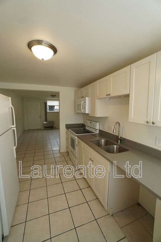 Newly Updated 2 Bedroom in Lowry!!! property image