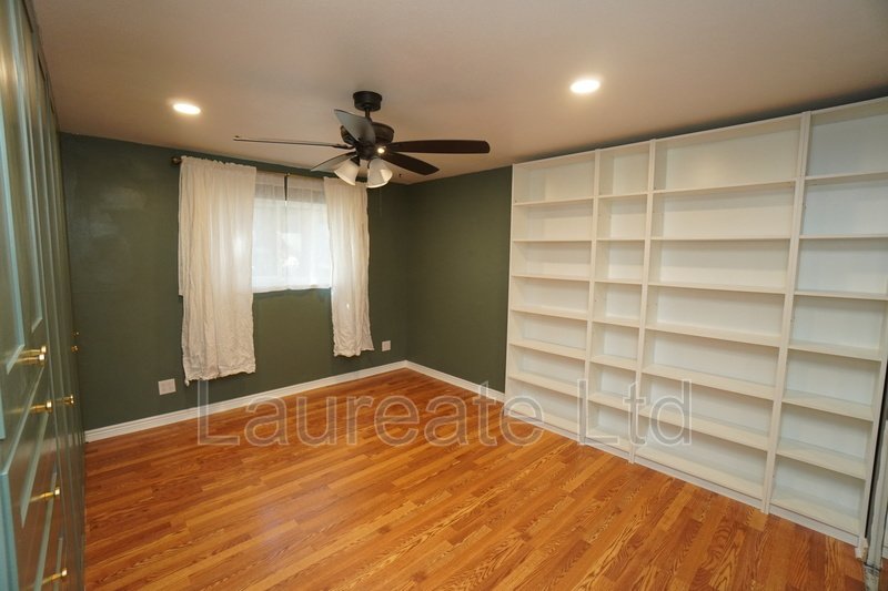 Spacious and Customized 1 bedroom Condo in Lakewood!! property image