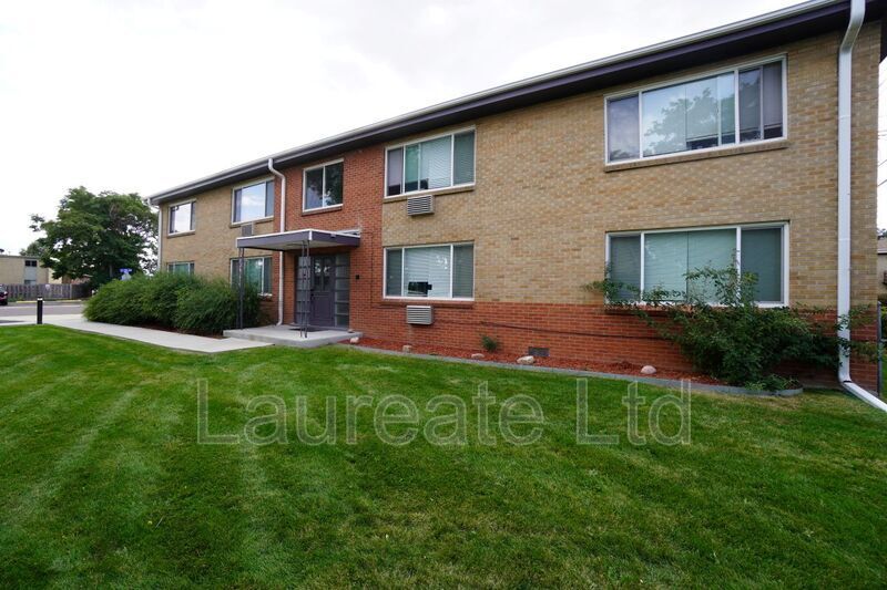 Spacious 2 bedroom Upper Unit in Lakewood!! property image