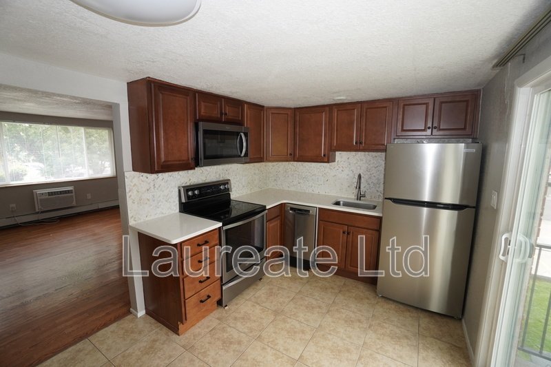 Spacious 2 bedroom Upper Unit in Lakewood!! property image
