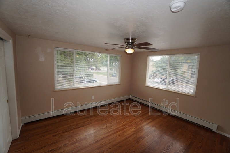 Spacious 2 bedroom Upper Unit in Lakewood!! property image