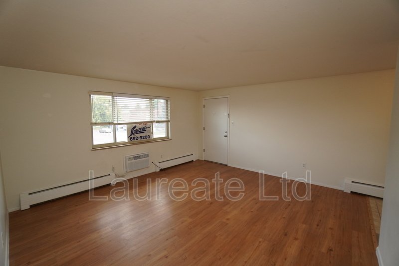 Bright and Open 2 bedroom in Lakewood!! property image
