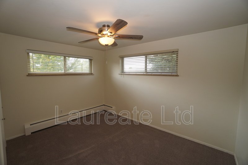 Bright and Open 2 bedroom in Lakewood!! property image