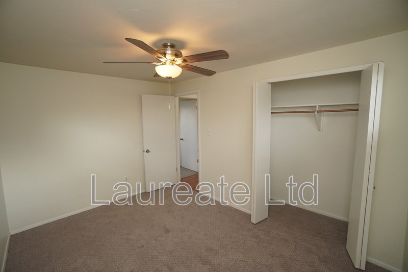 Bright and Open 2 bedroom in Lakewood!! property image