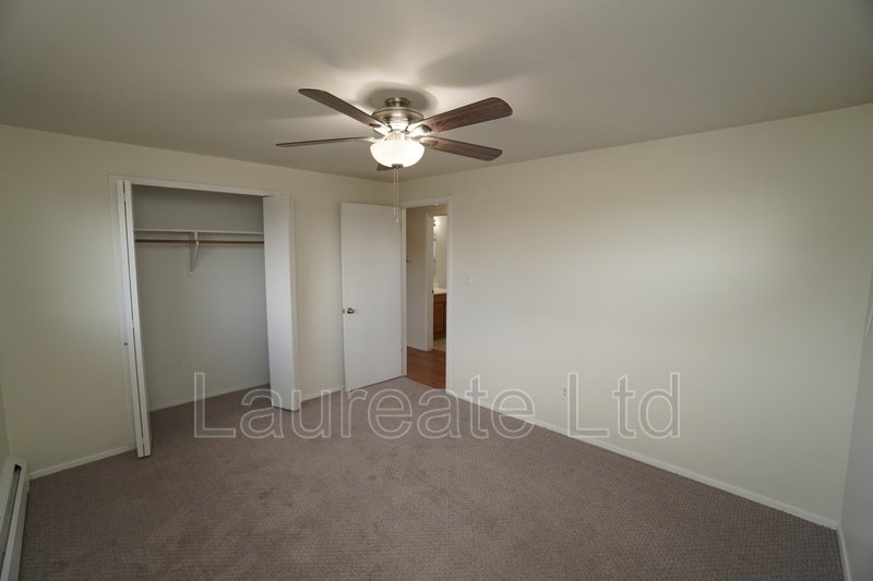 Bright and Open 2 bedroom in Lakewood!! property image