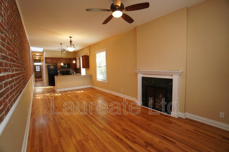 Beautiful Historic 2 bedroom duplex in 5-Points. property image