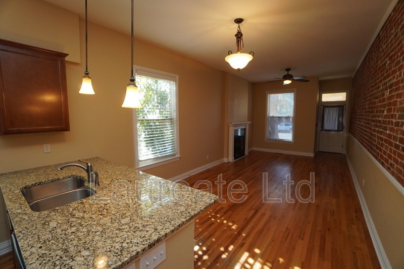 Beautiful Historic 2 bedroom duplex in 5-Points. property image