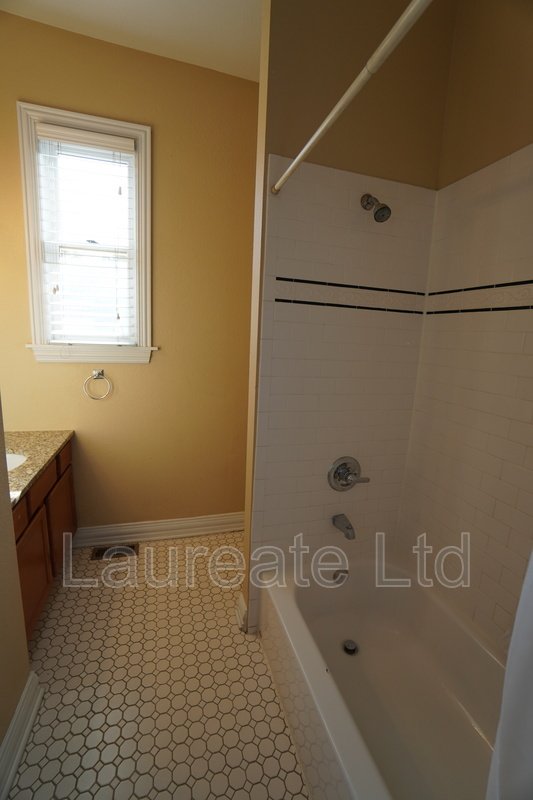 Beautiful Historic 2 bedroom duplex in 5-Points. property image