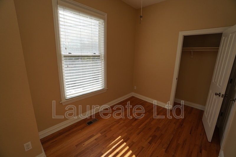 Beautiful Historic 2 bedroom duplex in 5-Points. property image