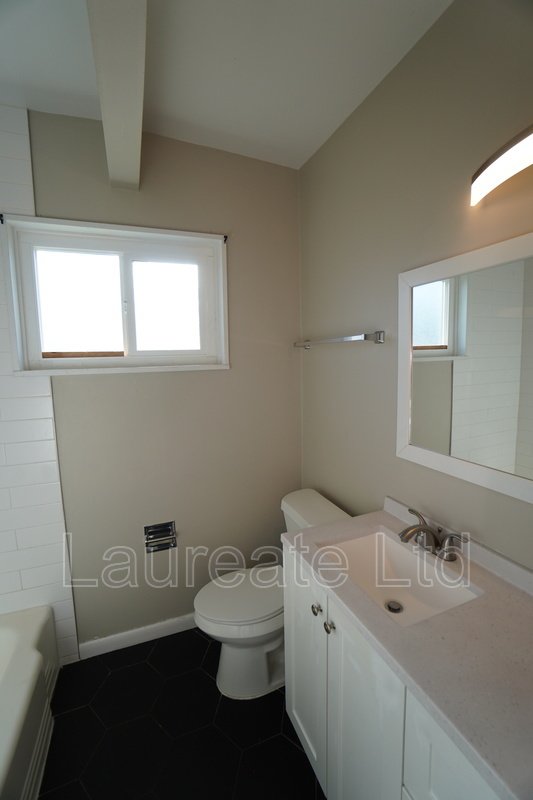 Updated 2 Bedroom minutes to Downtown Littleton! property image