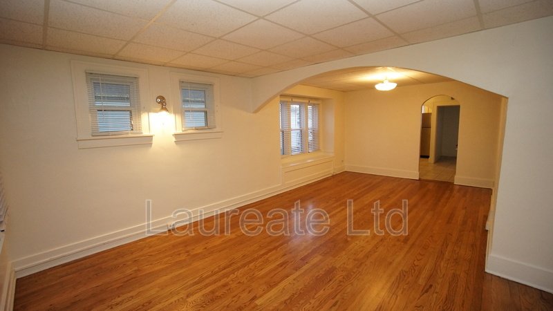 Charming 2 bedroom upper unit duplex in Englewood!! property image