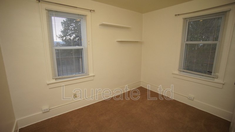 Charming 2 bedroom upper unit duplex in Englewood!! property image