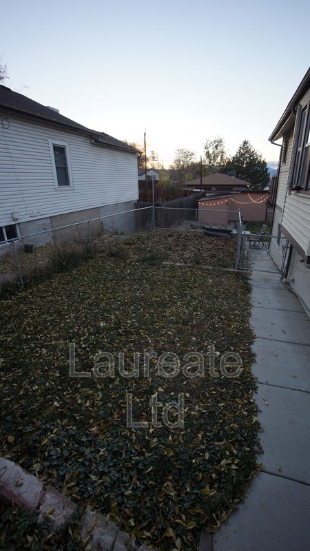 Charming 2 bedroom upper unit duplex in Englewood!! property image