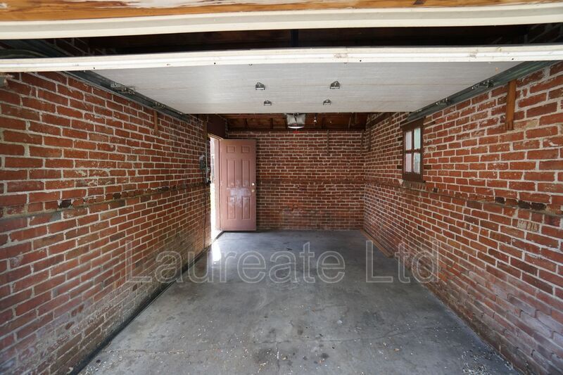 Nice 2 + Bedroom Minutes to City Park & PARK HILL property image