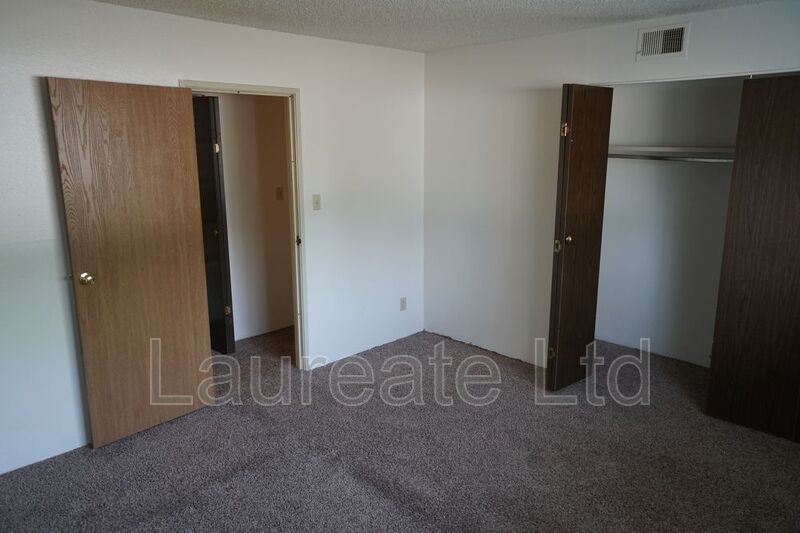 1 Bedroom Condo off Highline Canal - MUST SEE!! property image