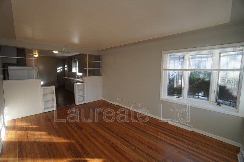 Spacious 3Bd 2Ba Duplex w/Basement in PARK HILL!! property image