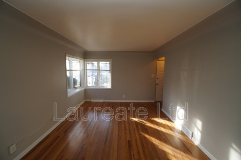 Spacious 3Bd 2Ba Duplex w/Basement in PARK HILL!! property image