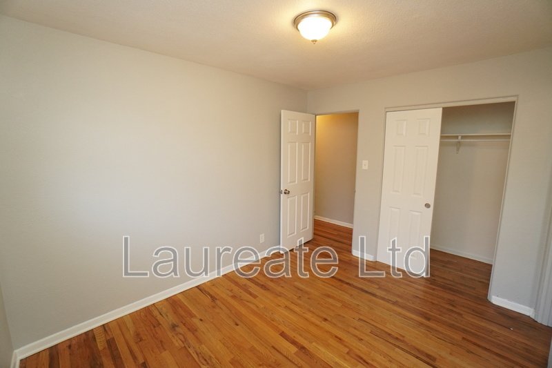 Spacious 3Bd 2Ba Duplex w/Basement in PARK HILL!! property image