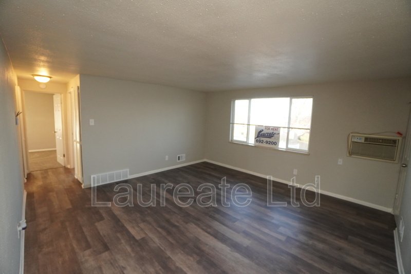 Newly Updated 2 bedroom upper level unit in Lakewood. Minutes to the Foothills!! property image