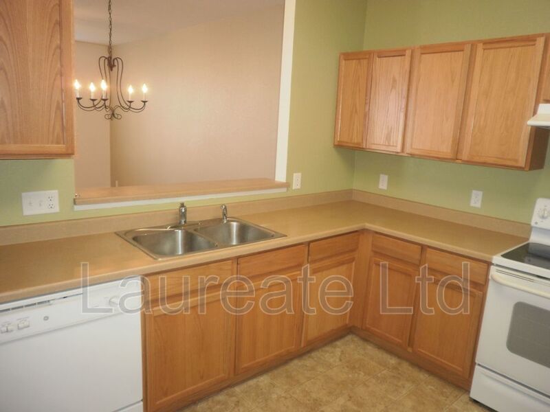 Spacious 2 Bedroom + Loft - 3 Bathroom in Fronterra Village property image