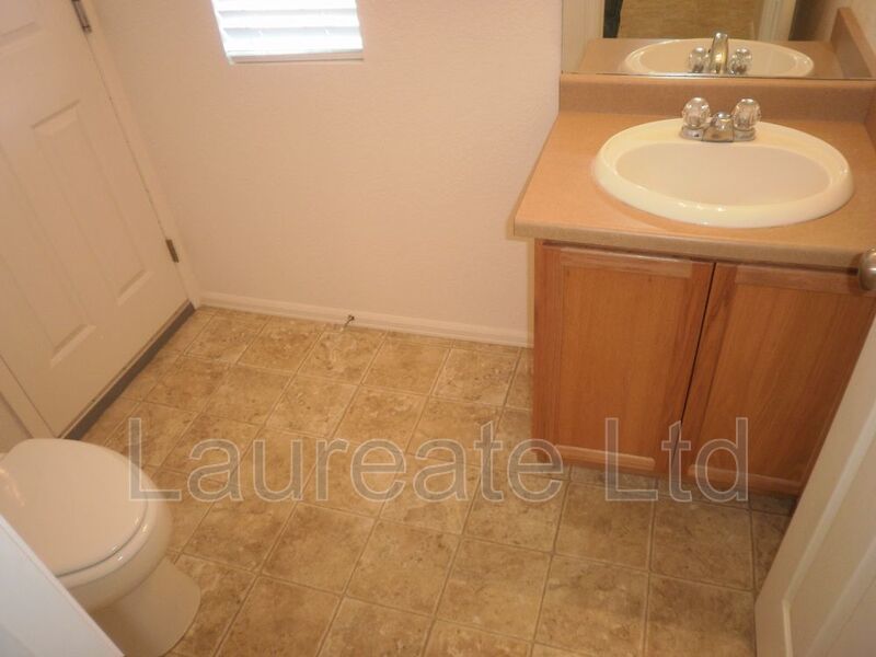 Spacious 2 Bedroom + Loft - 3 Bathroom in Fronterra Village property image